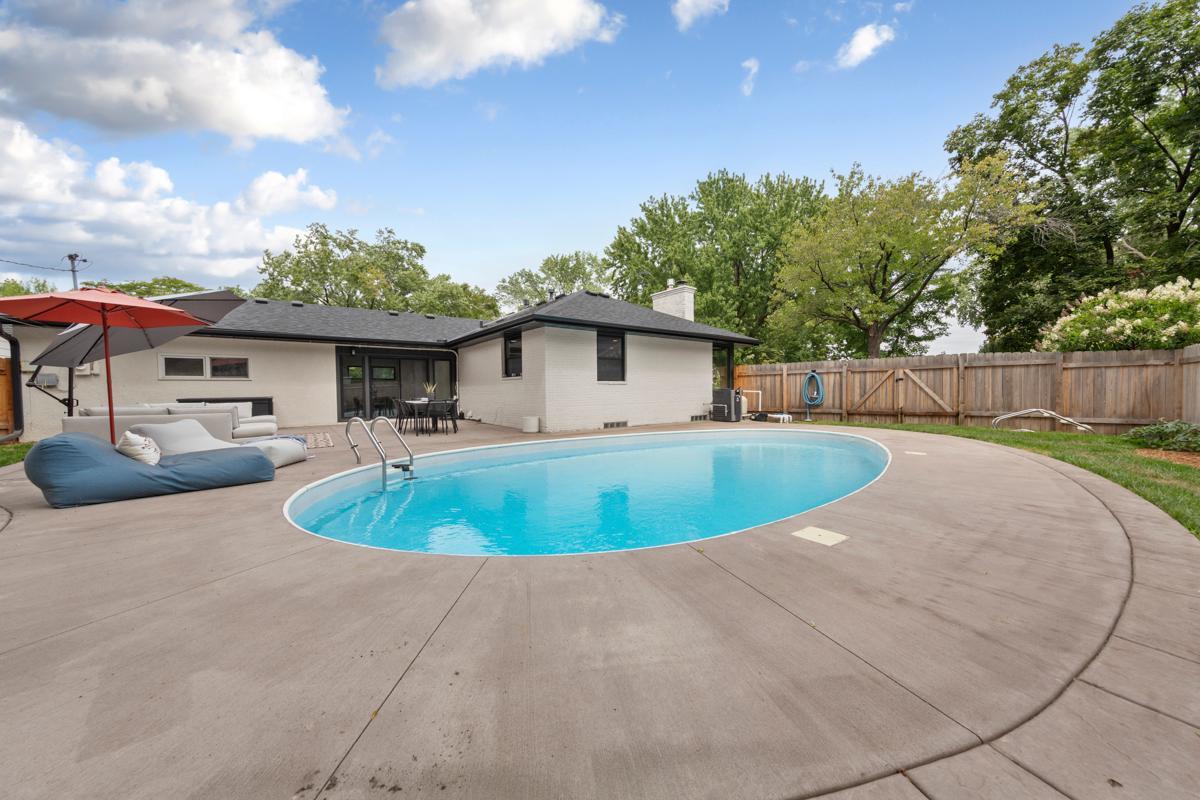 View of Residential at 5400 Richmond Lane, Edina MN 55436, Edina (34 of 40) - Mike Wilen | Minnesota Team Real Estate