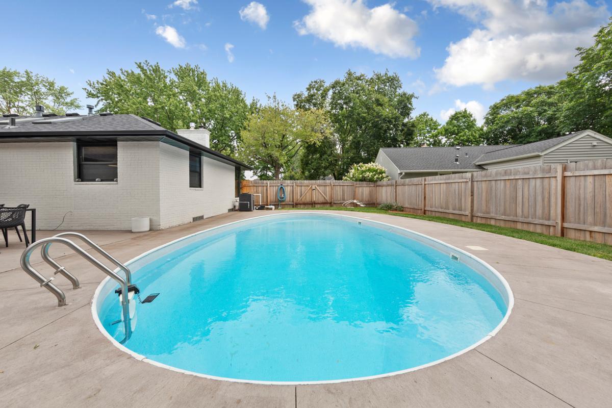 View of Residential at 5400 Richmond Lane, Edina MN 55436, Edina (33 of 40) - Mike Wilen | Minnesota Team Real Estate