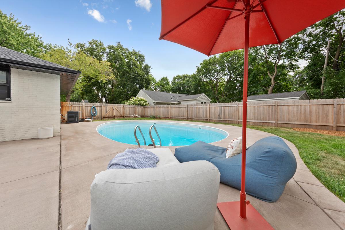 View of Residential at 5400 Richmond Lane, Edina MN 55436, Edina (32 of 40) - Mike Wilen | Minnesota Team Real Estate