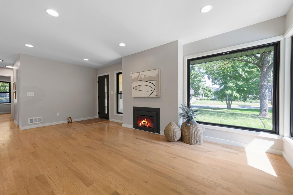 View of Residential at 5400 Richmond Lane, Edina MN 55436, Edina (7 of 40) - Mike Wilen | Minnesota Team Real Estate