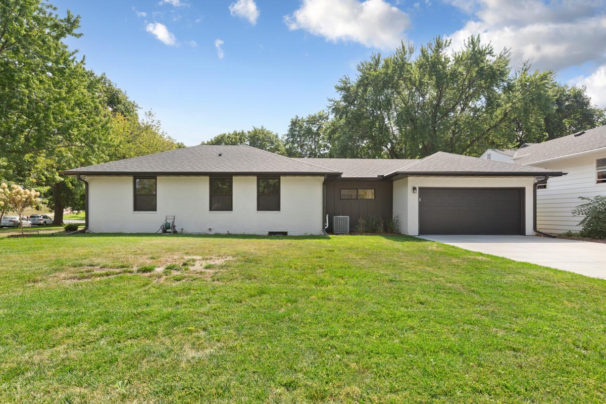 View of Residential at 5400 Richmond Lane, Edina MN 55436, Edina (39 of 40) - Mike Wilen | Minnesota Team Real Estate