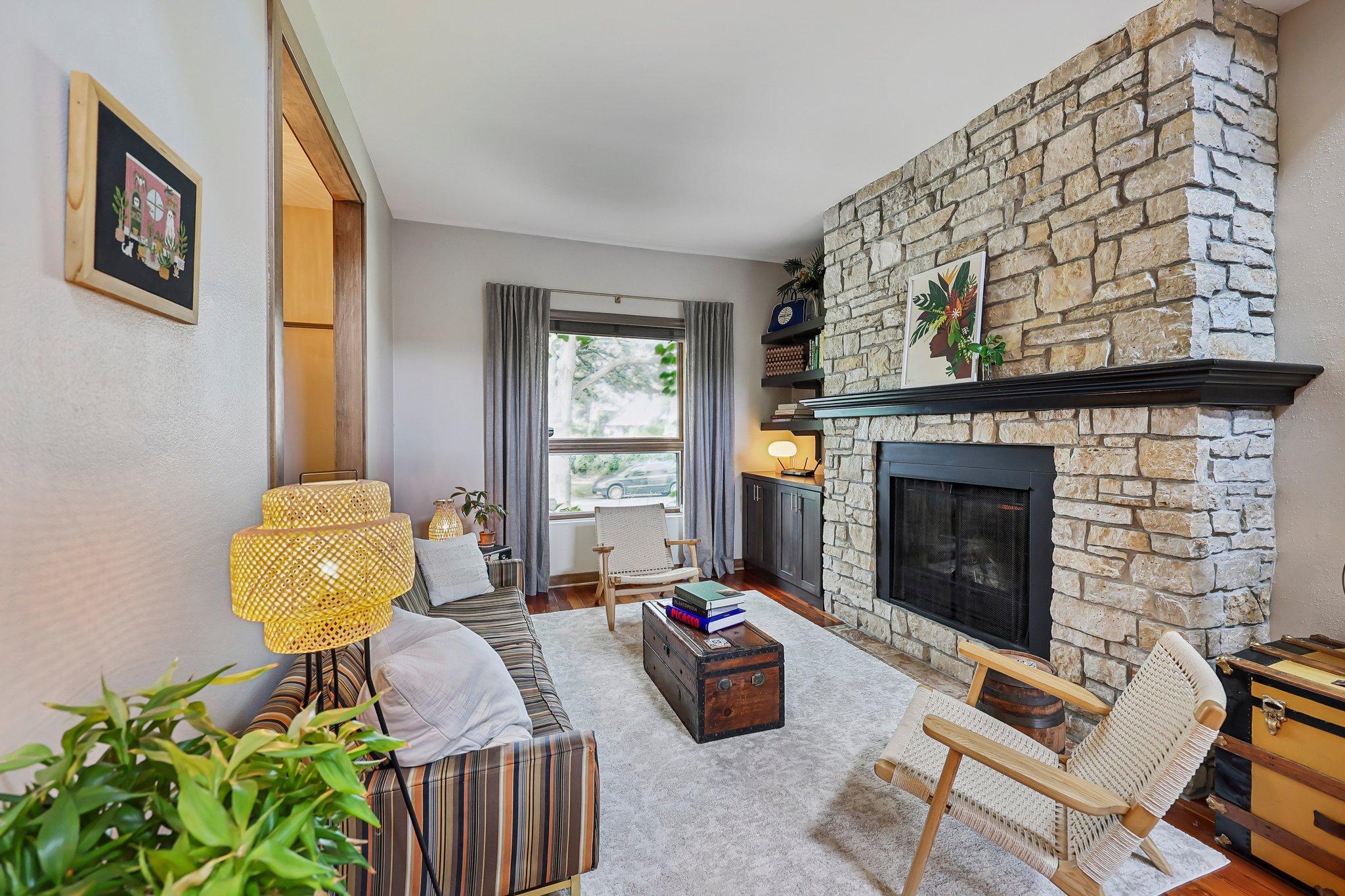 View of Residential at 572 Dayton Avenue, Saint Paul MN 55102, Saint Paul (6 of 42) - Mike Wilen | Minnesota Team Real Estate