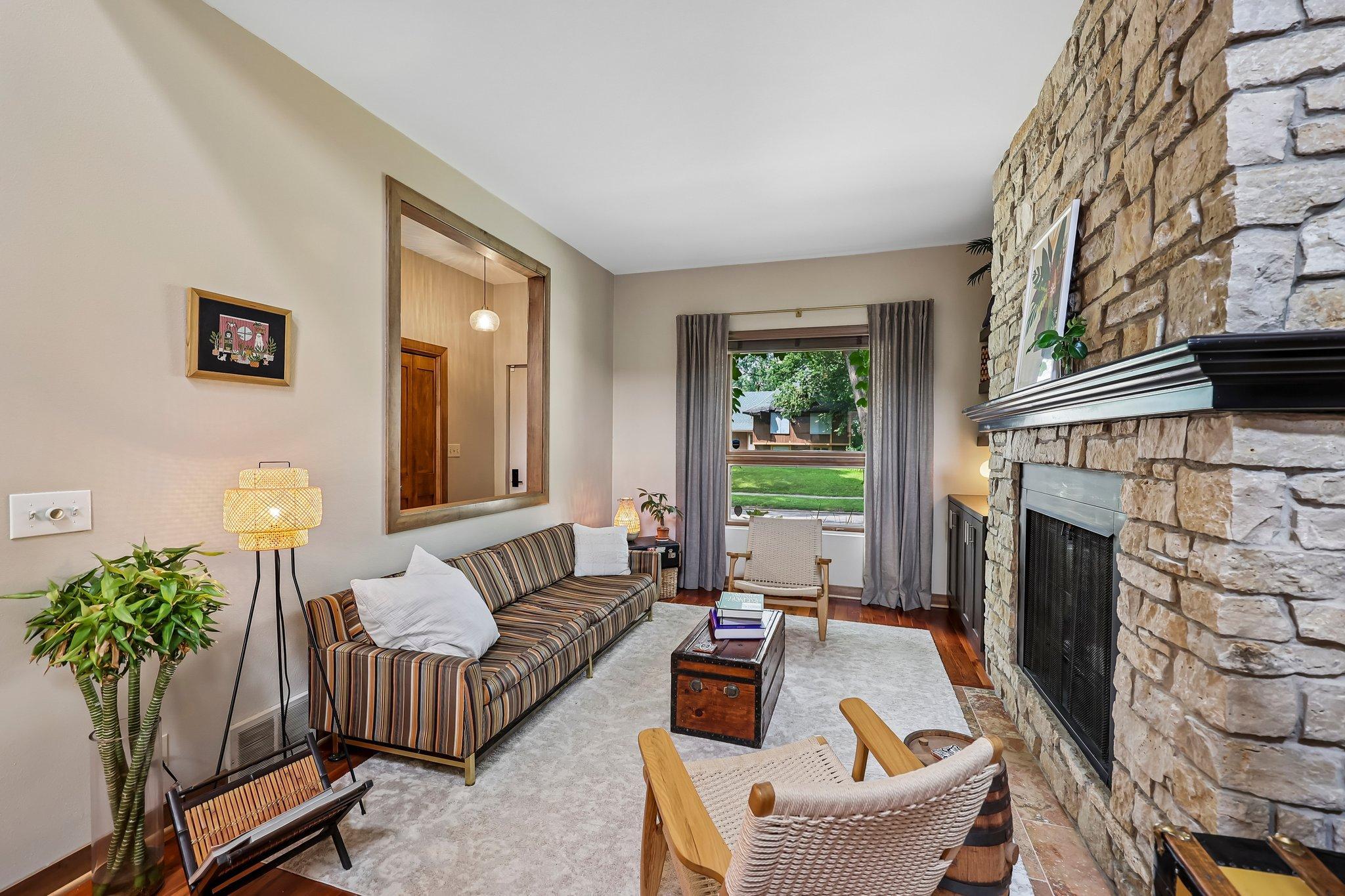 View of Residential at 572 Dayton Avenue, Saint Paul MN 55102, Saint Paul (8 of 42) - Mike Wilen | Minnesota Team Real Estate