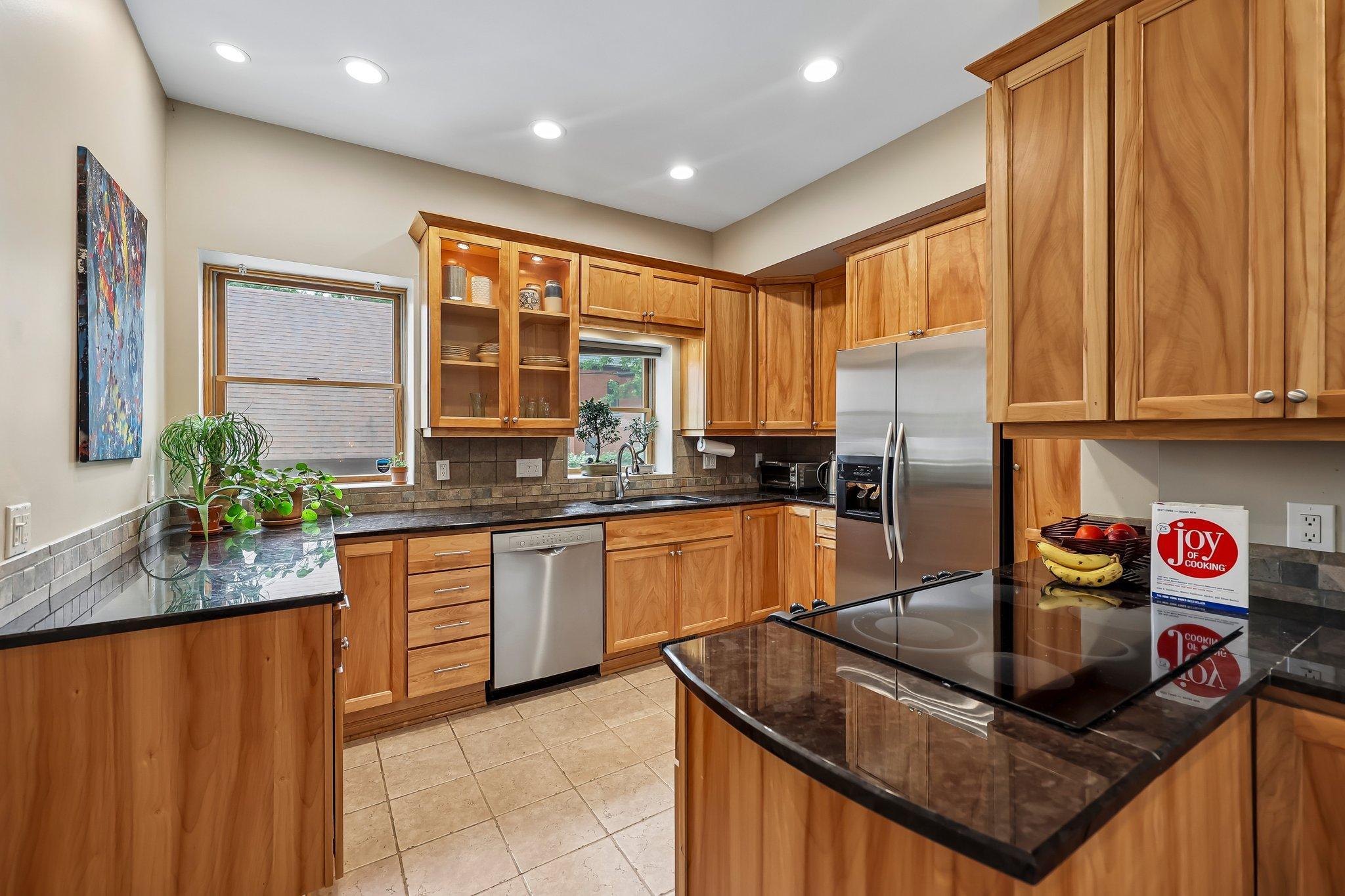 View of Residential at 572 Dayton Avenue, Saint Paul MN 55102, Saint Paul (22 of 42) - Mike Wilen | Minnesota Team Real Estate