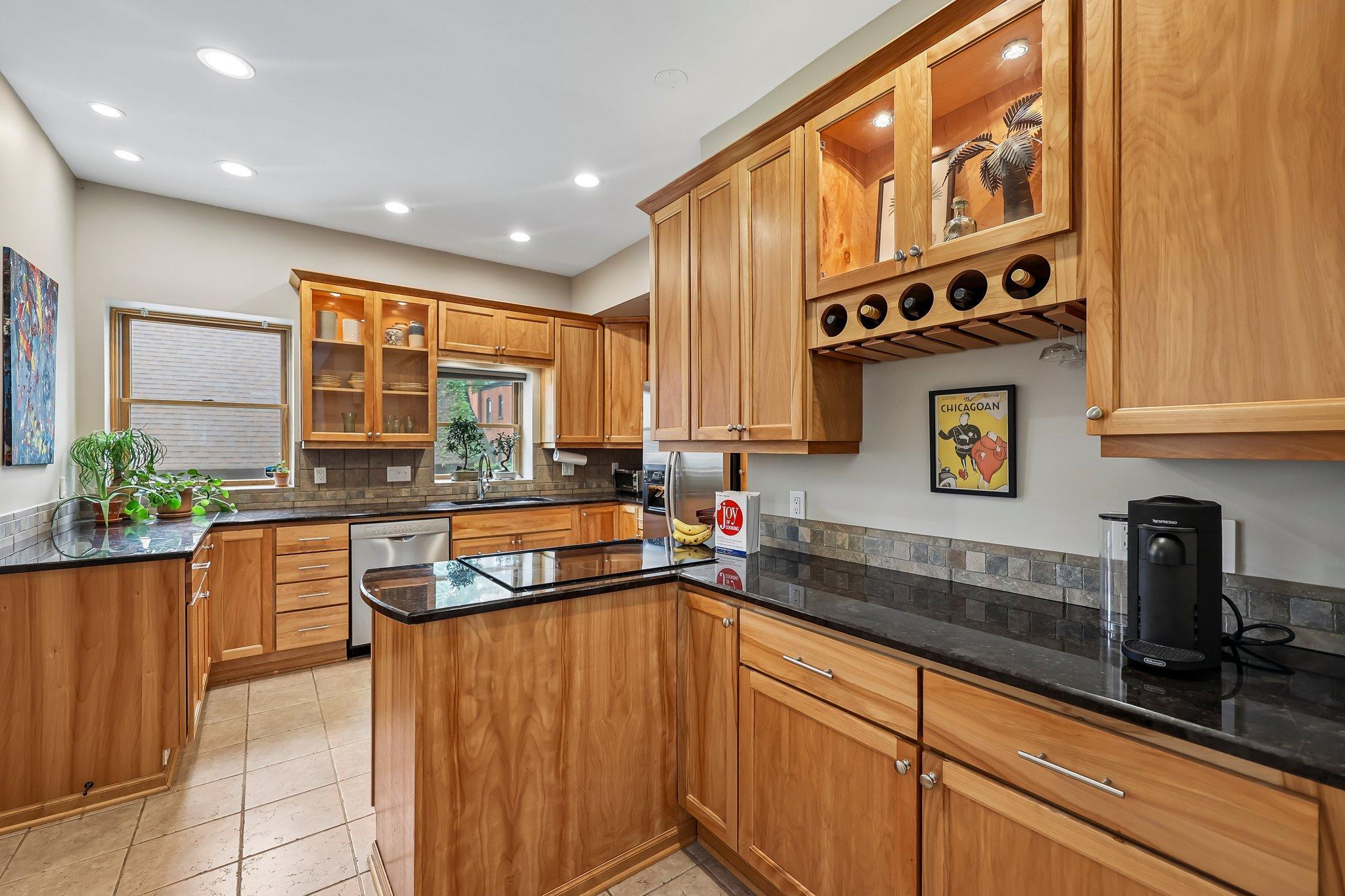View of Residential at 572 Dayton Avenue, Saint Paul MN 55102, Saint Paul (23 of 42) - Mike Wilen | Minnesota Team Real Estate