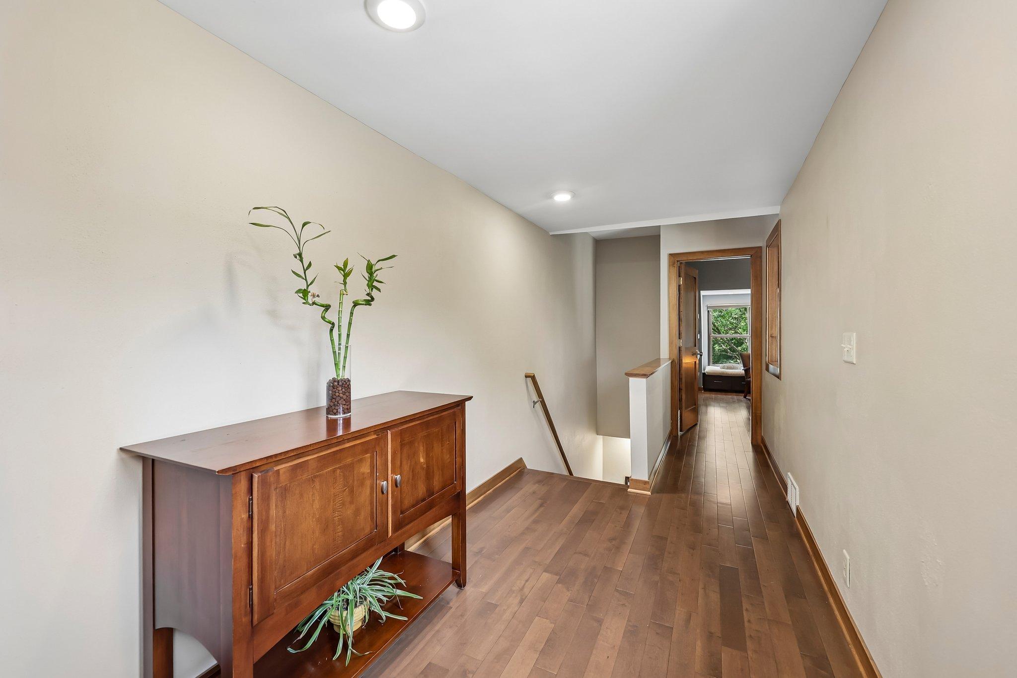 View of Residential at 572 Dayton Avenue, Saint Paul MN 55102, Saint Paul (28 of 42) - Mike Wilen | Minnesota Team Real Estate
