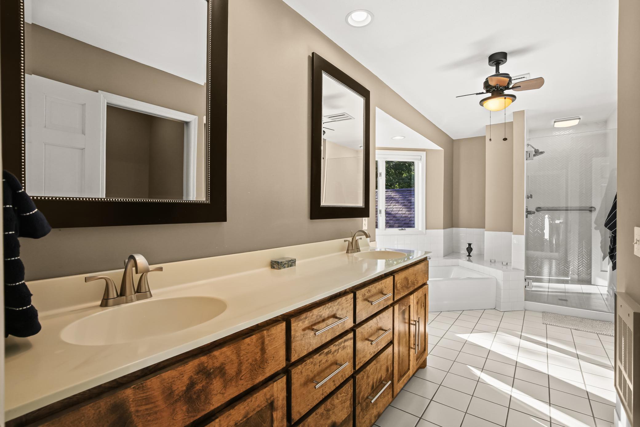 View of Residential at 142 Wildwood Bay Drive, Mahtomedi MN 55115, Mahtomedi (55 of 74) - Mike Wilen | Minnesota Team Real Estate