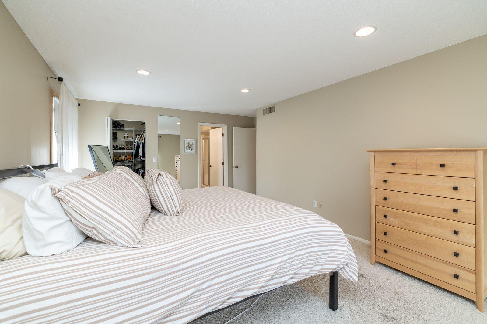 View of Residential at 1860 Eagle Ridge Drive #W304, Mendota Heights MN 55118, Mendota Heights (19 of 37) - Mike Wilen | Minnesota Team Real Estate