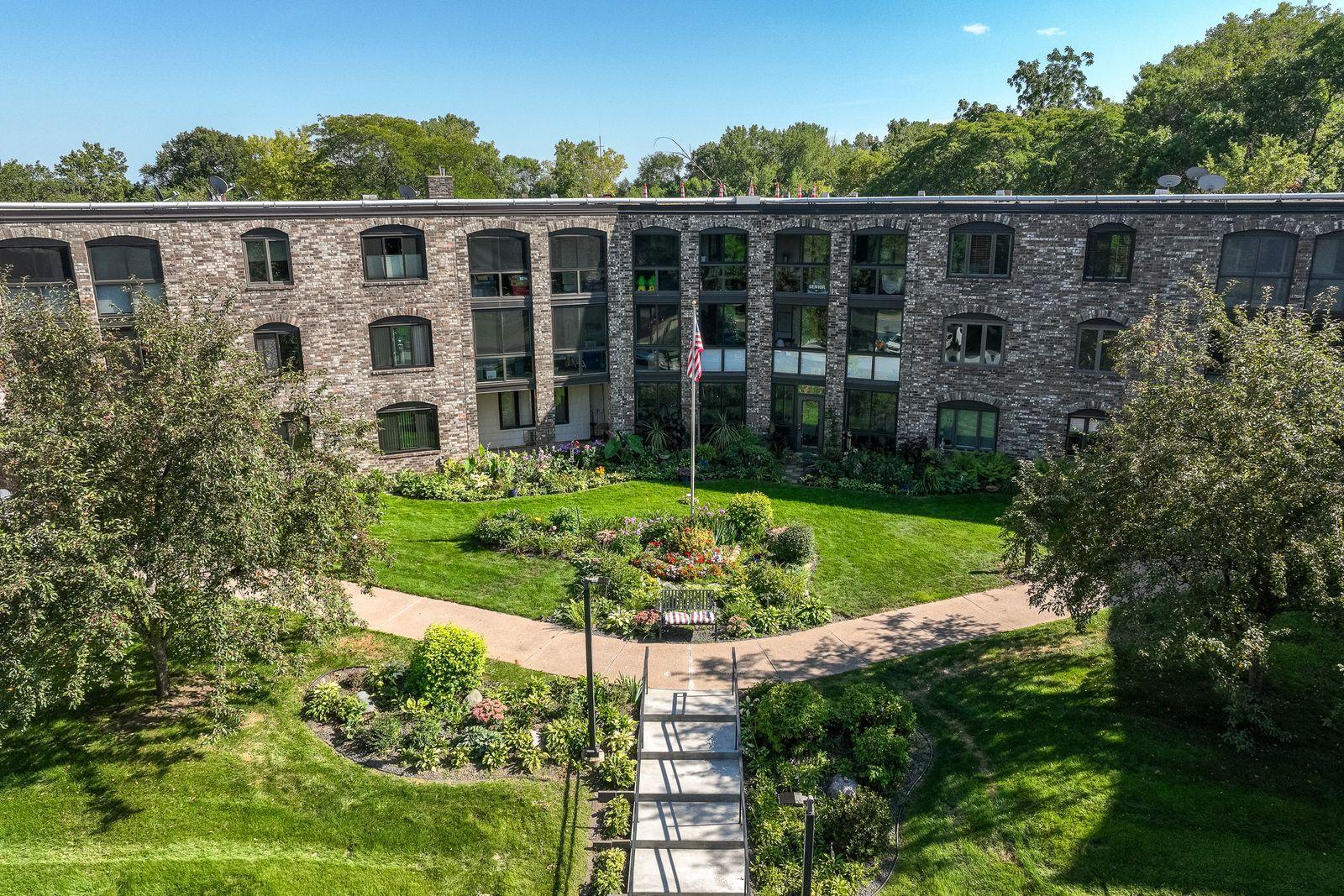 View of Residential at 1860 Eagle Ridge Drive #W304, Mendota Heights MN 55118, Mendota Heights (34 of 37) - Mike Wilen | Minnesota Team Real Estate