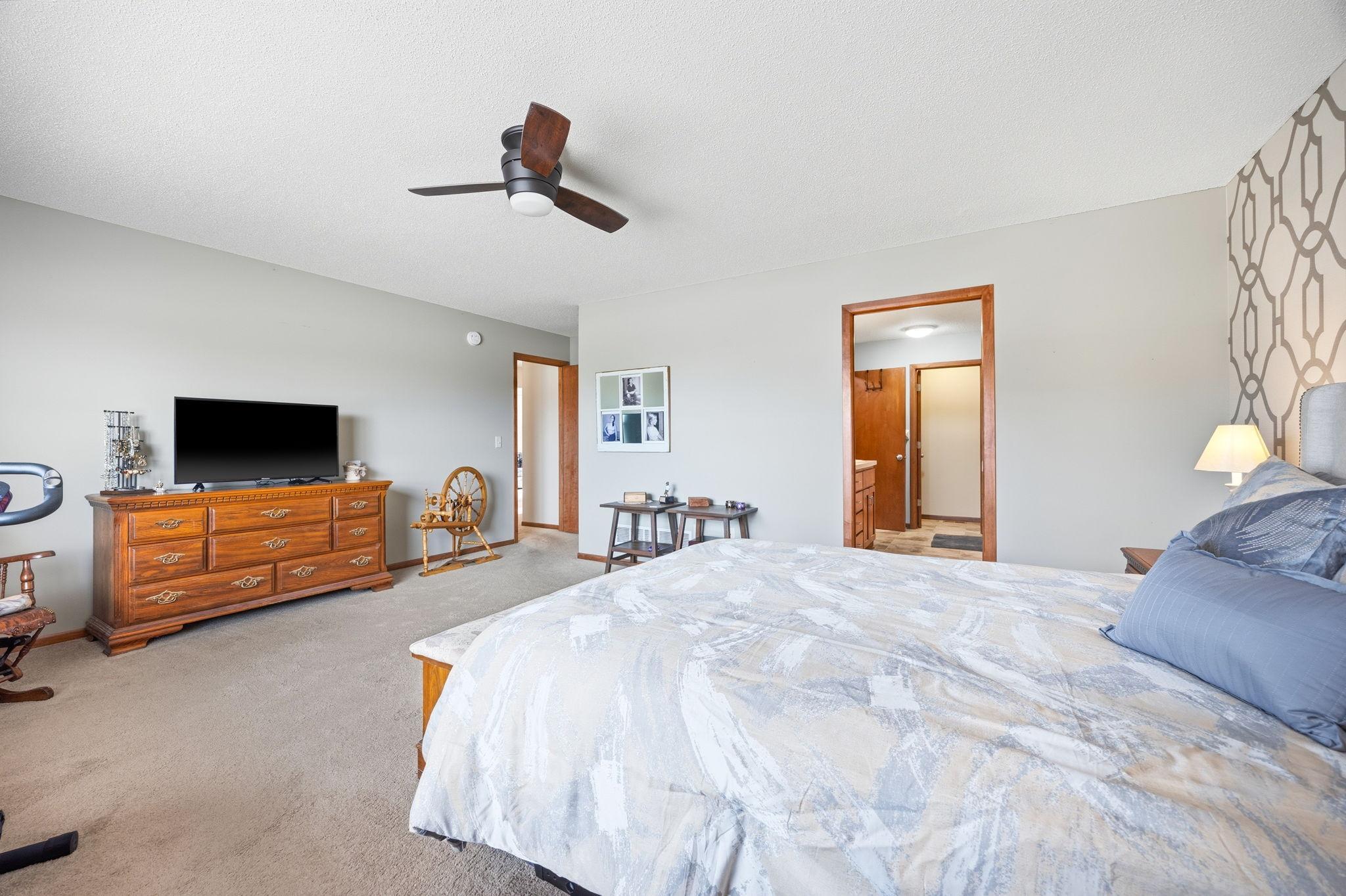 View of Residential at 5120 Parker Circle, Robbinsdale MN 55422, Robbinsdale (16 of 27) - Mike Wilen | Minnesota Team Real Estate