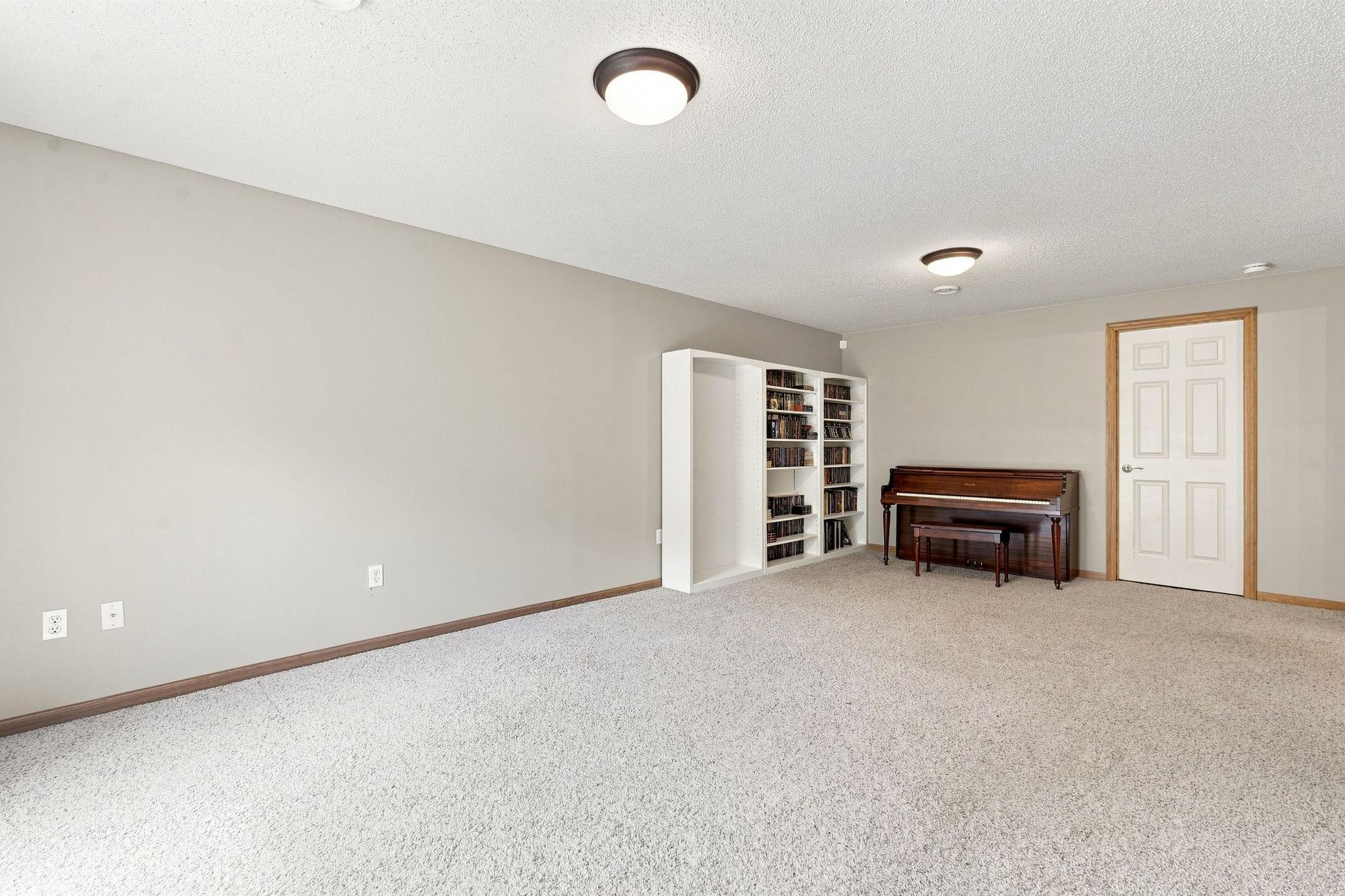 View of Residential at 1353 White Oak Drive, Chaska MN 55318, Chaska (30 of 36) - Mike Wilen | Minnesota Team Real Estate