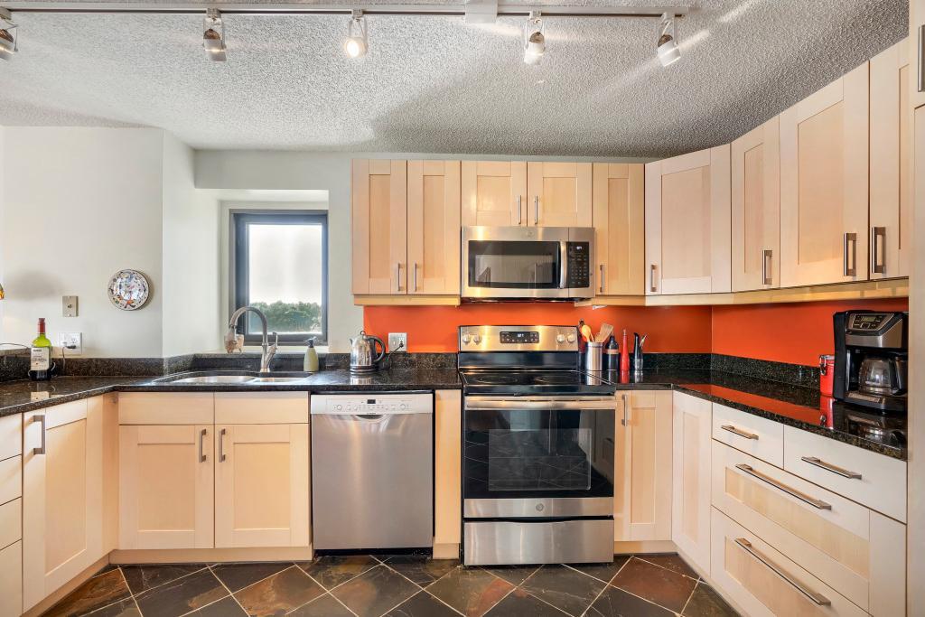 View of Residential at 3145 Dean Court #505, Minneapolis MN 55416, Minneapolis (4 of 24) - Mike Wilen | Minnesota Team Real Estate