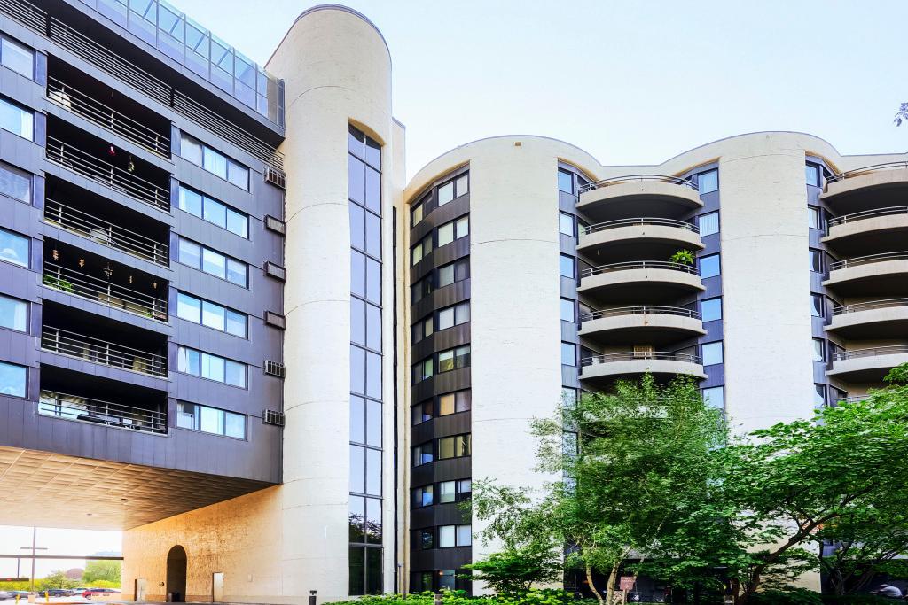 View of Residential at 3145 Dean Court #505, Minneapolis MN 55416, Minneapolis (3 of 24) - Mike Wilen | Minnesota Team Real Estate
