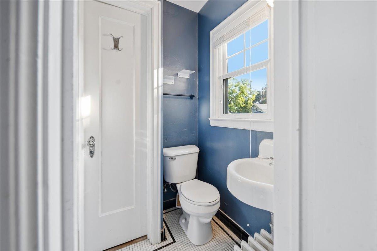 View of Residential Income at 4145 Colfax Avenue, Minneapolis MN 55409, Minneapolis (47 of 71) - Mike Wilen | Minnesota Team Real Estate