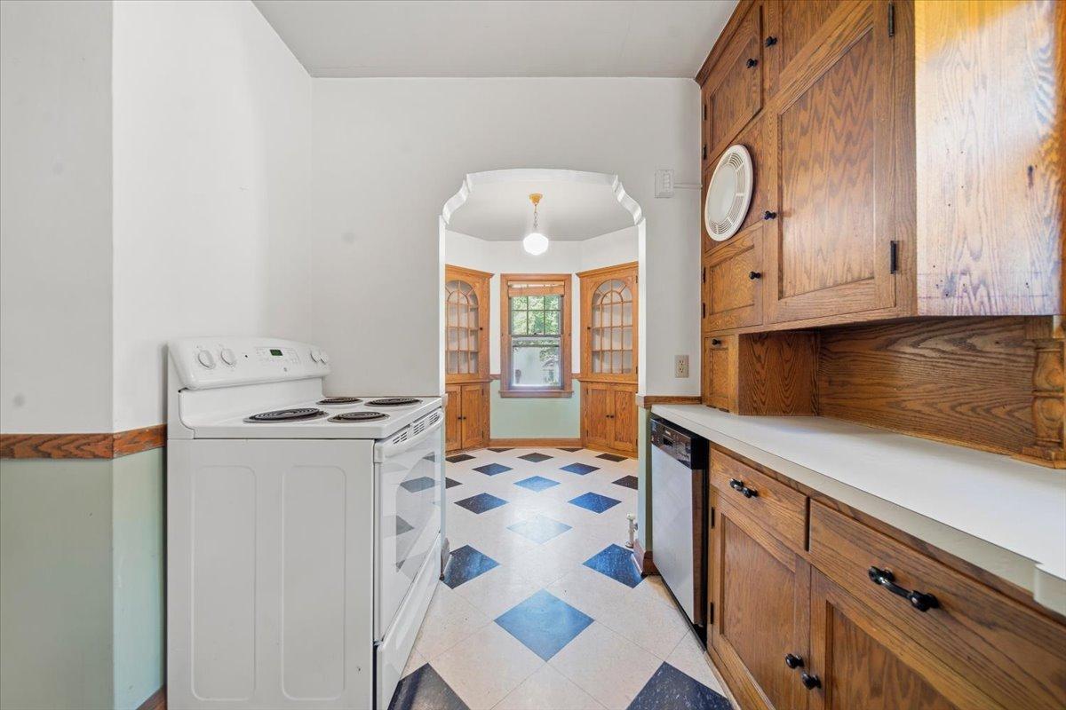 View of Residential Income at 4145 Colfax Avenue, Minneapolis MN 55409, Minneapolis (38 of 71) - Mike Wilen | Minnesota Team Real Estate