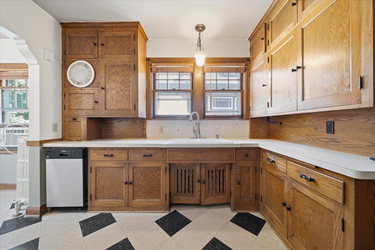 View of Residential Income at 4145 Colfax Avenue, Minneapolis MN 55409, Minneapolis (37 of 71) - Mike Wilen | Minnesota Team Real Estate