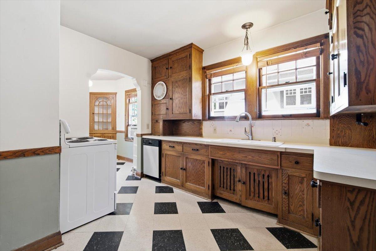 View of Residential Income at 4145 Colfax Avenue, Minneapolis MN 55409, Minneapolis (36 of 71) - Mike Wilen | Minnesota Team Real Estate