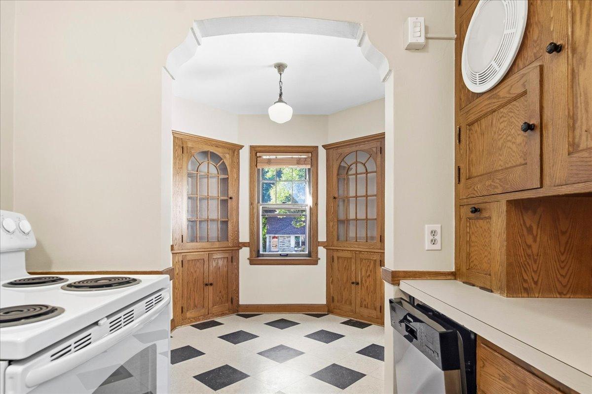 View of Residential Income at 4145 Colfax Avenue, Minneapolis MN 55409, Minneapolis (53 of 100) - Mike Wilen | Minnesota Team Real Estate