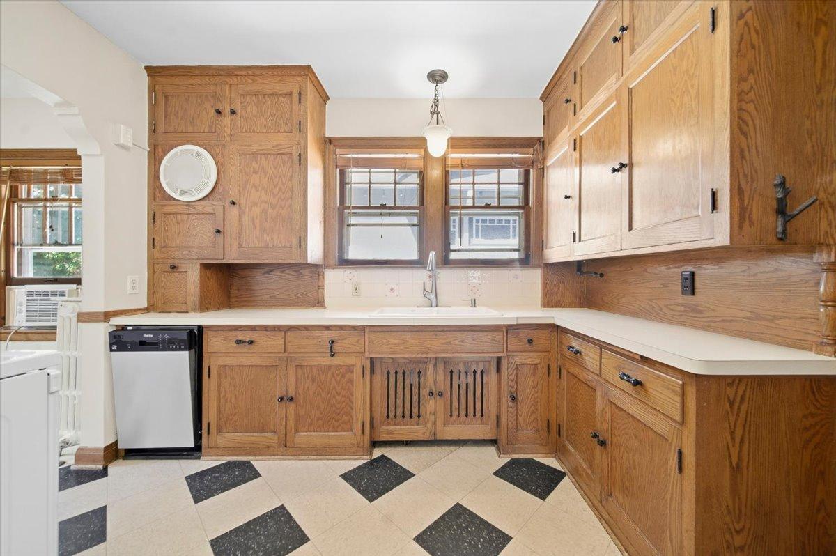 View of Residential Income at 4145 Colfax Avenue, Minneapolis MN 55409, Minneapolis (46 of 100) - Mike Wilen | Minnesota Team Real Estate