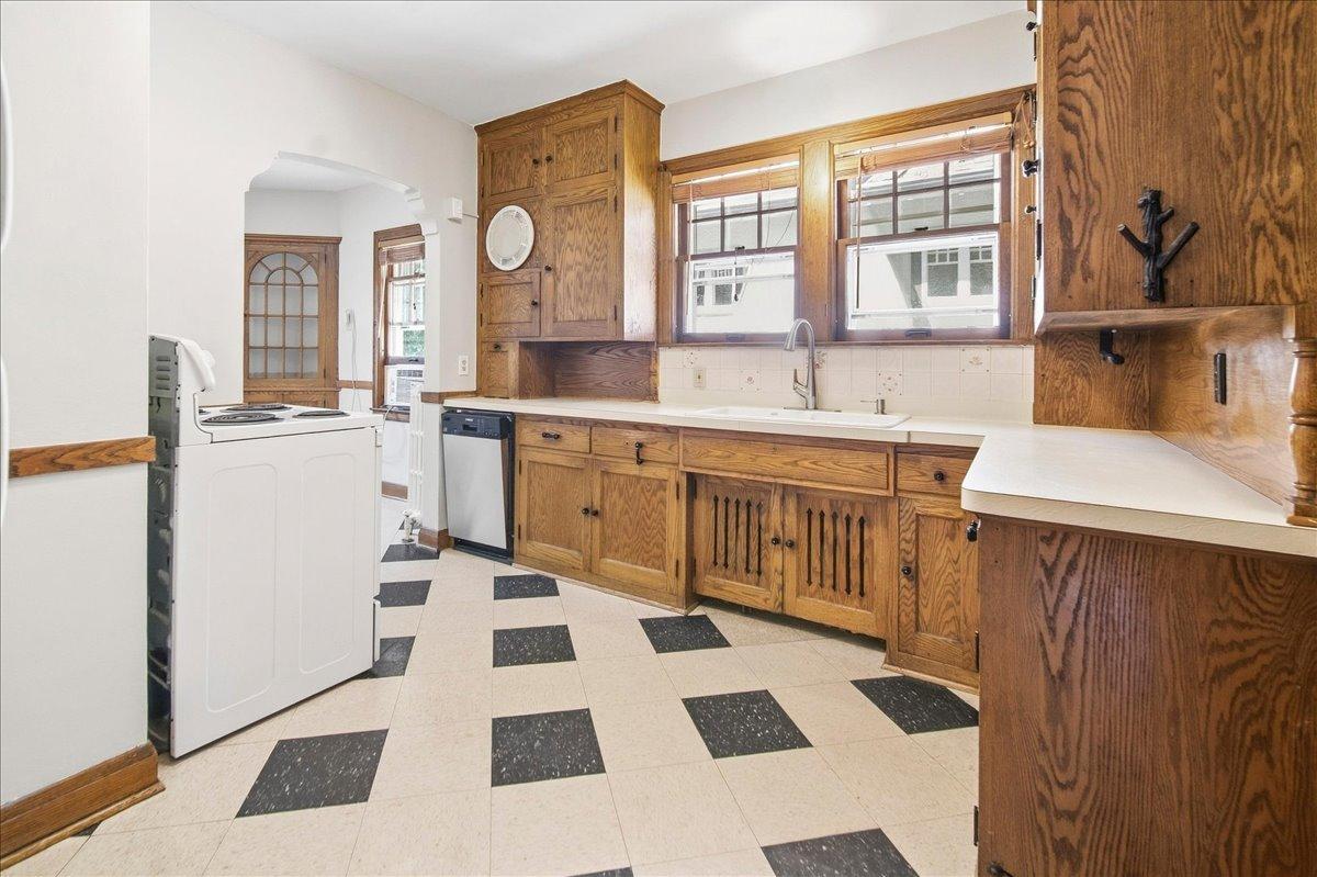 View of Residential Income at 4145 Colfax Avenue, Minneapolis MN 55409, Minneapolis (45 of 100) - Mike Wilen | Minnesota Team Real Estate