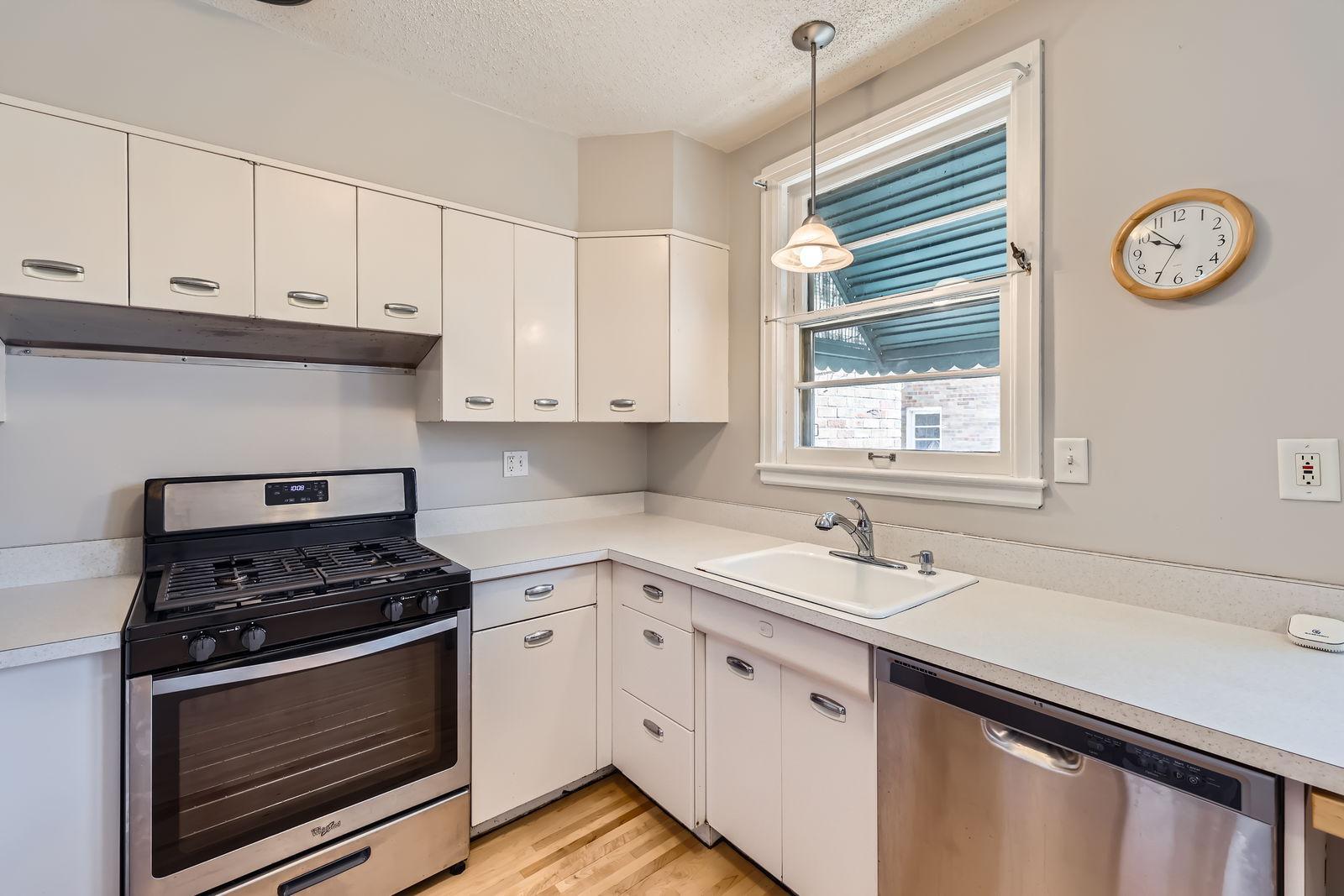 View of Residential at 3527 Dupont Avenue #3, Minneapolis MN 55408, Minneapolis (5 of 12) - Mike Wilen | Minnesota Team Real Estate