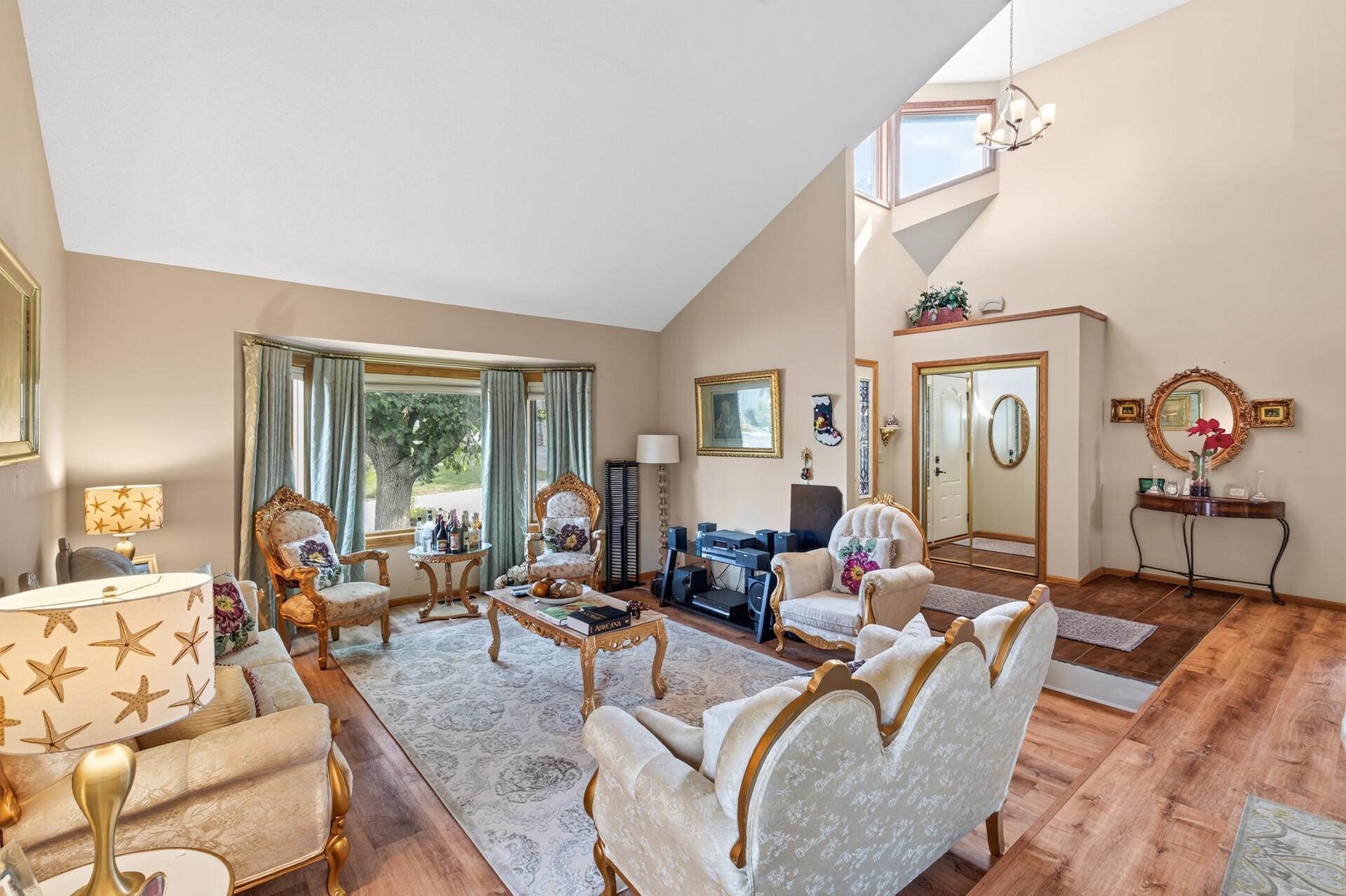 View of Residential at 16609 Illinois Avenue, Lakeville MN 55044, Lakeville (4 of 20) - Mike Wilen | Minnesota Team Real Estate