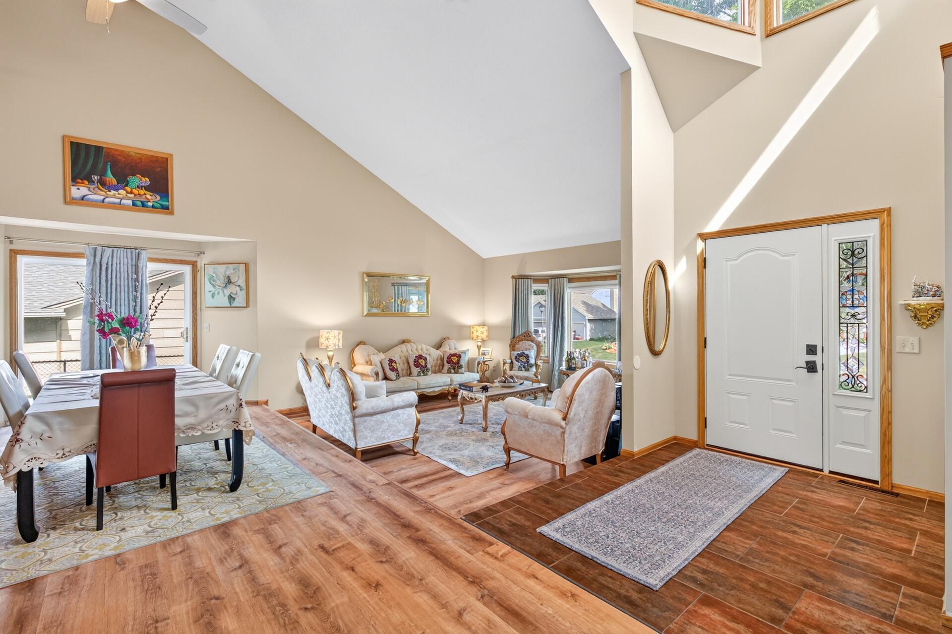 View of Residential at 16609 Illinois Avenue, Lakeville MN 55044, Lakeville (3 of 20) - Mike Wilen | Minnesota Team Real Estate