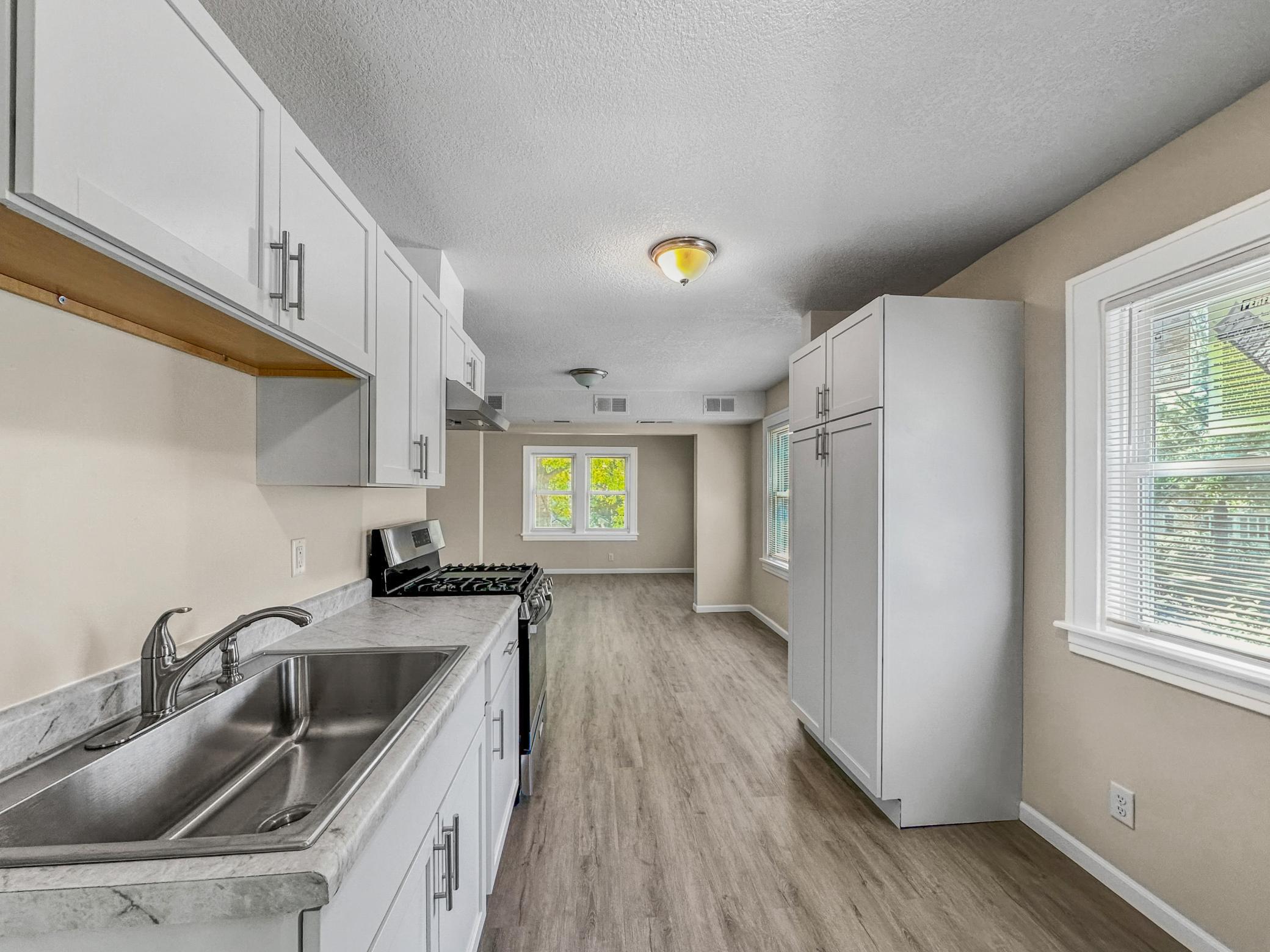 View of Residential Income at 4301 James Avenue, Minneapolis MN 55412, Minneapolis (22 of 47) - Mike Wilen | Minnesota Team Real Estate