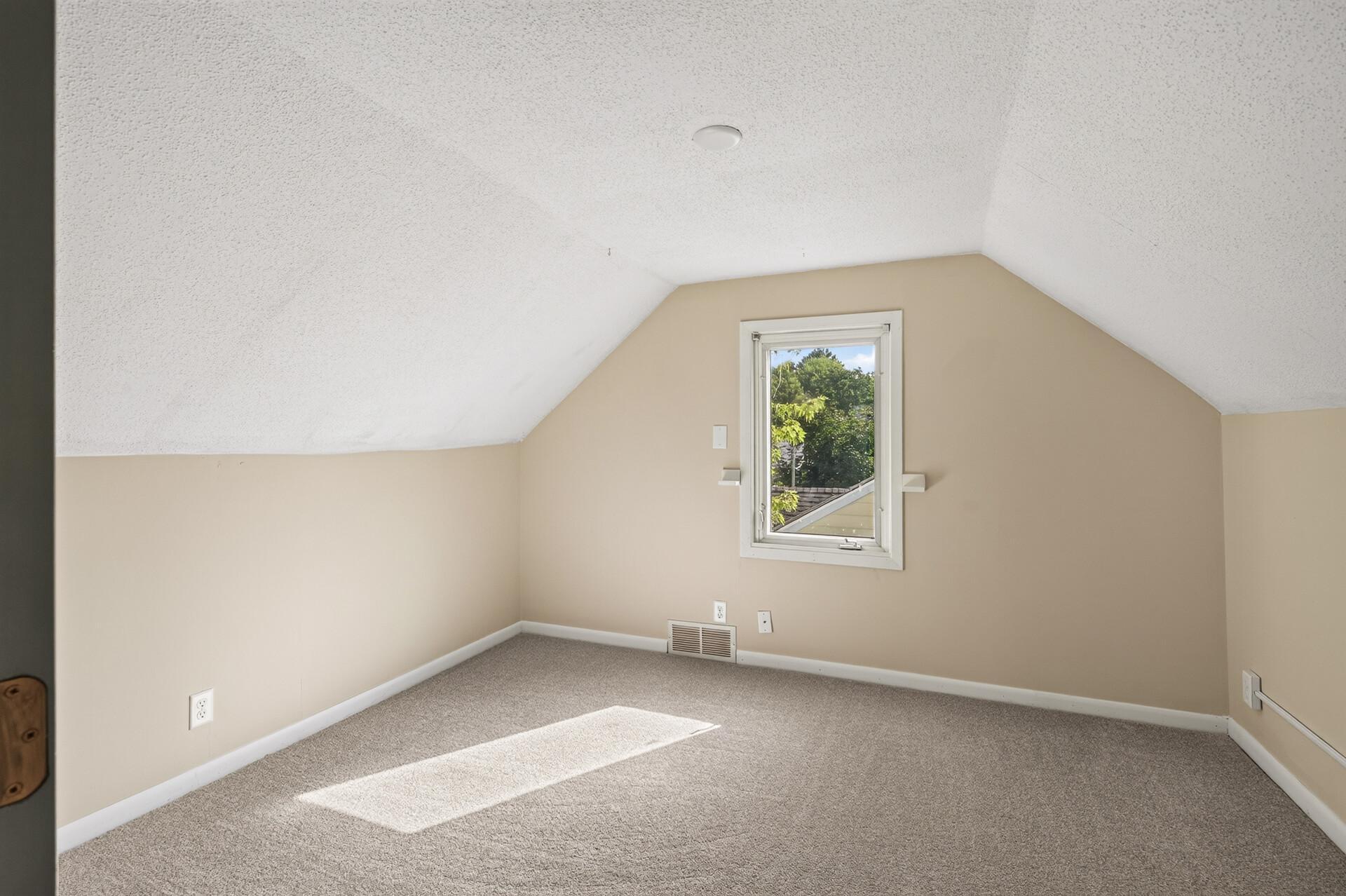 View of Residential at 2057 Sherwood Avenue, Saint Paul MN 55119, Saint Paul (15 of 21) - Mike Wilen | Minnesota Team Real Estate
