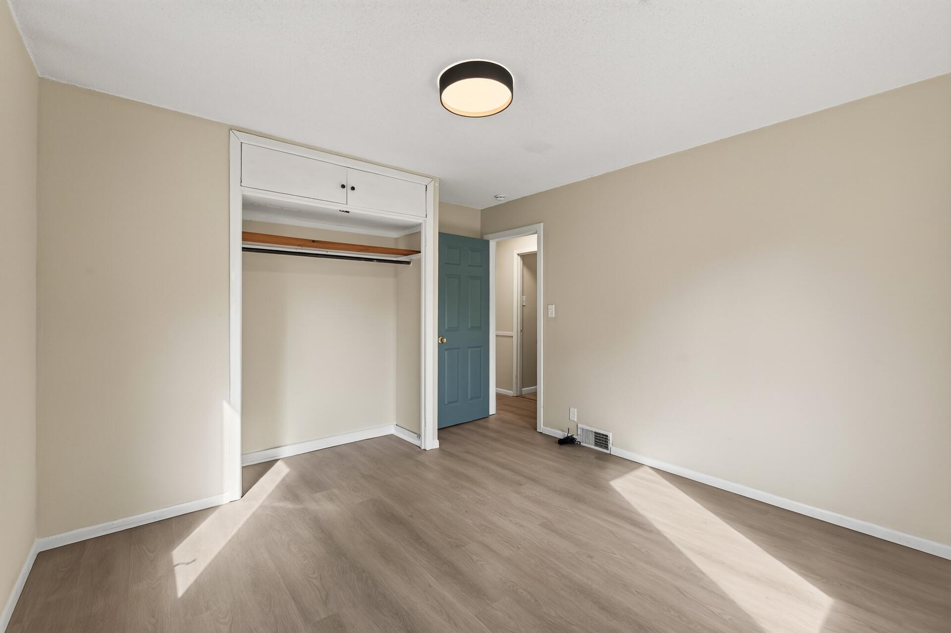 View of Residential at 2057 Sherwood Avenue, Saint Paul MN 55119, Saint Paul (12 of 21) - Mike Wilen | Minnesota Team Real Estate