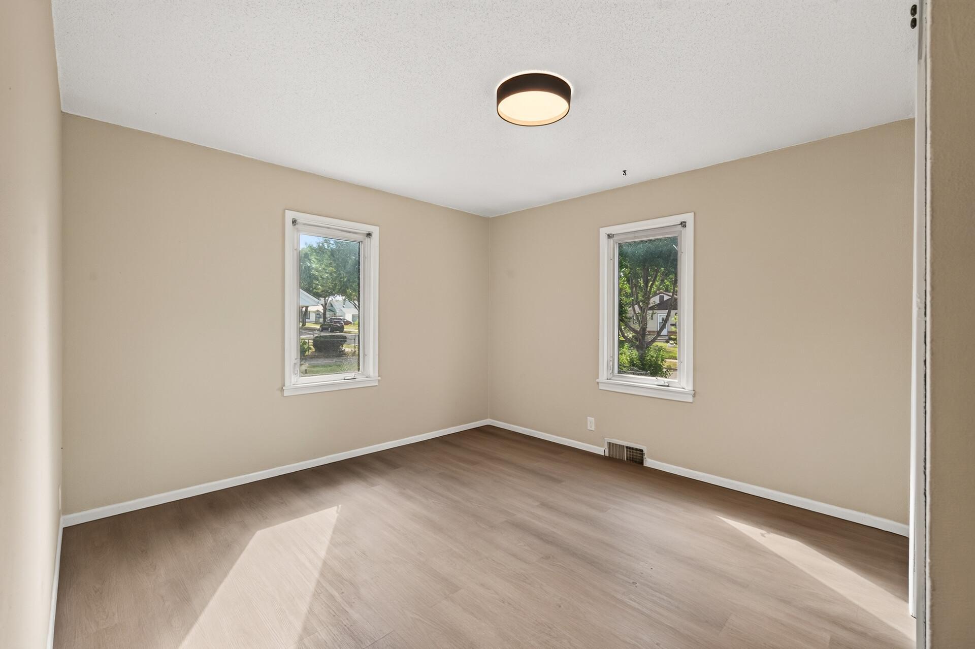 View of Residential at 2057 Sherwood Avenue, Saint Paul MN 55119, Saint Paul (11 of 21) - Mike Wilen | Minnesota Team Real Estate