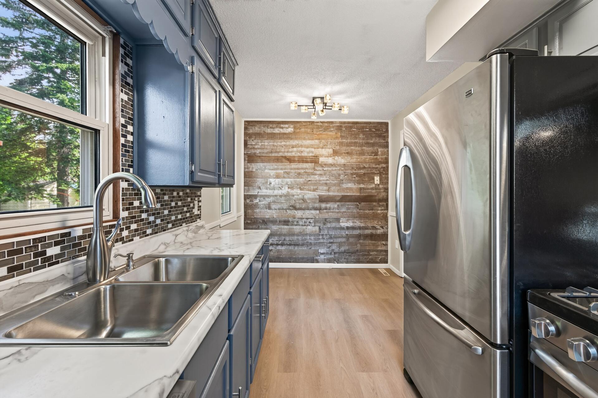 View of Residential at 2057 Sherwood Avenue, Saint Paul MN 55119, Saint Paul (7 of 21) - Mike Wilen | Minnesota Team Real Estate