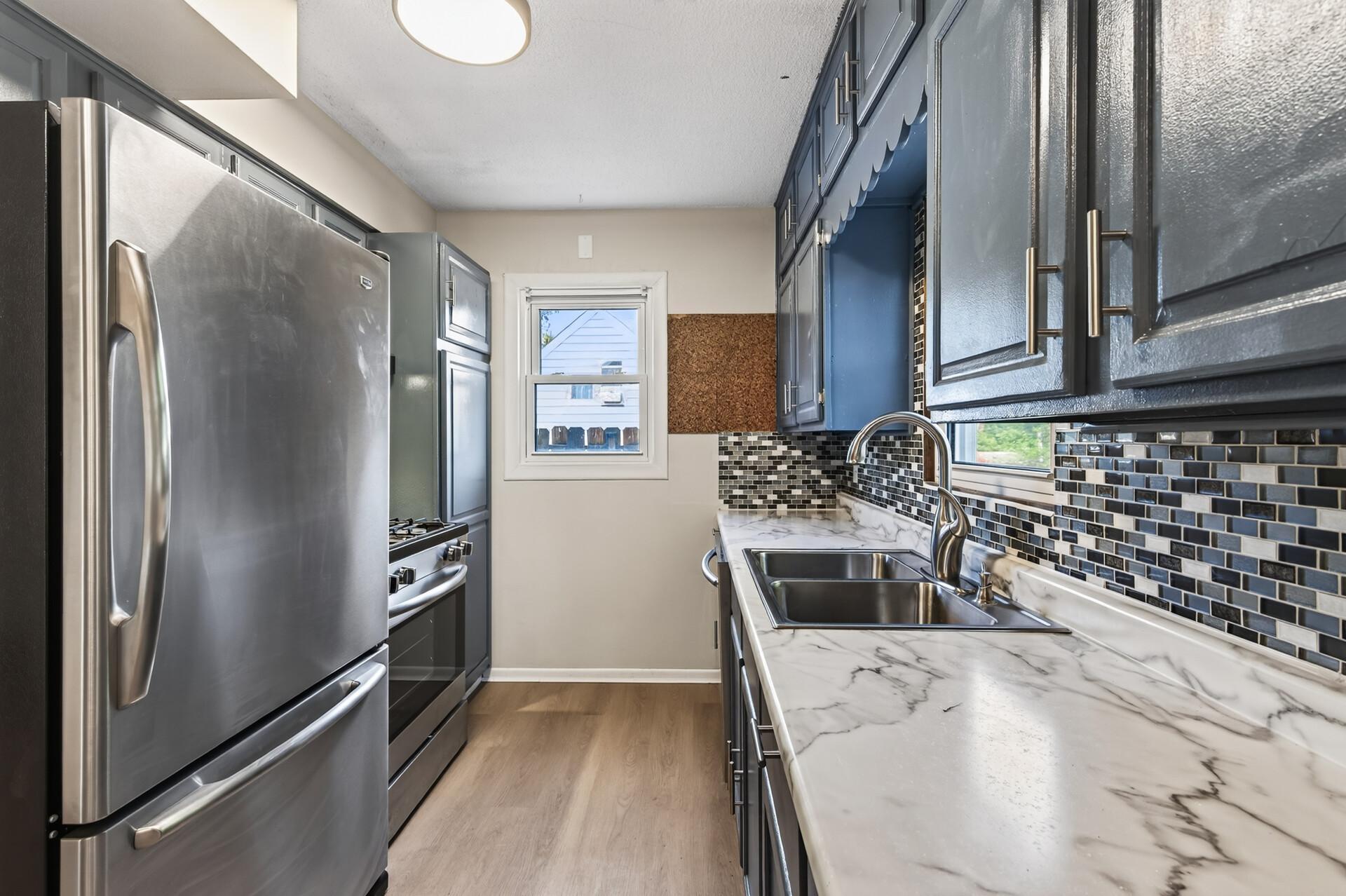 View of Residential at 2057 Sherwood Avenue, Saint Paul MN 55119, Saint Paul (6 of 21) - Mike Wilen | Minnesota Team Real Estate