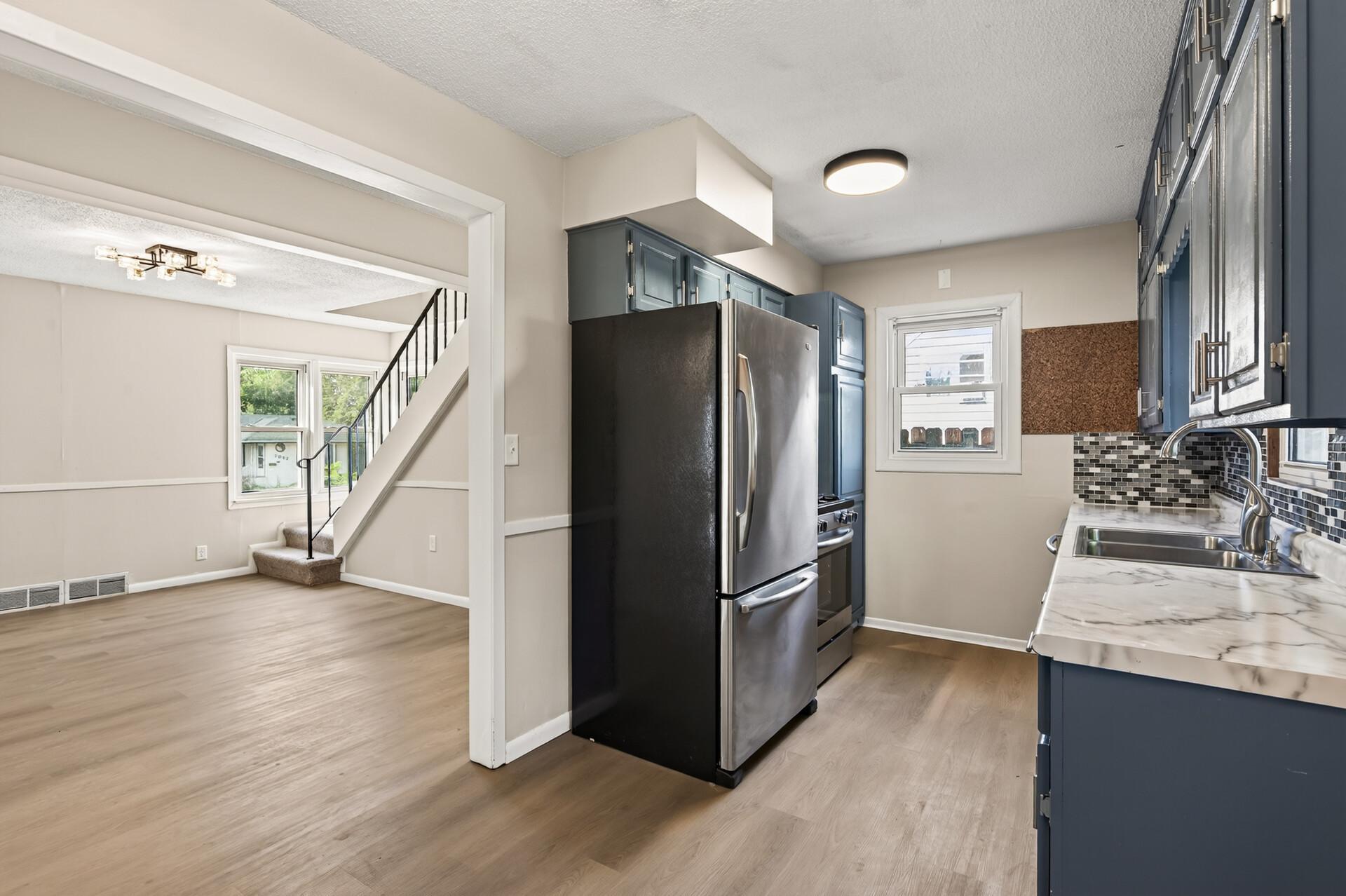 View of Residential at 2057 Sherwood Avenue, Saint Paul MN 55119, Saint Paul (5 of 21) - Mike Wilen | Minnesota Team Real Estate