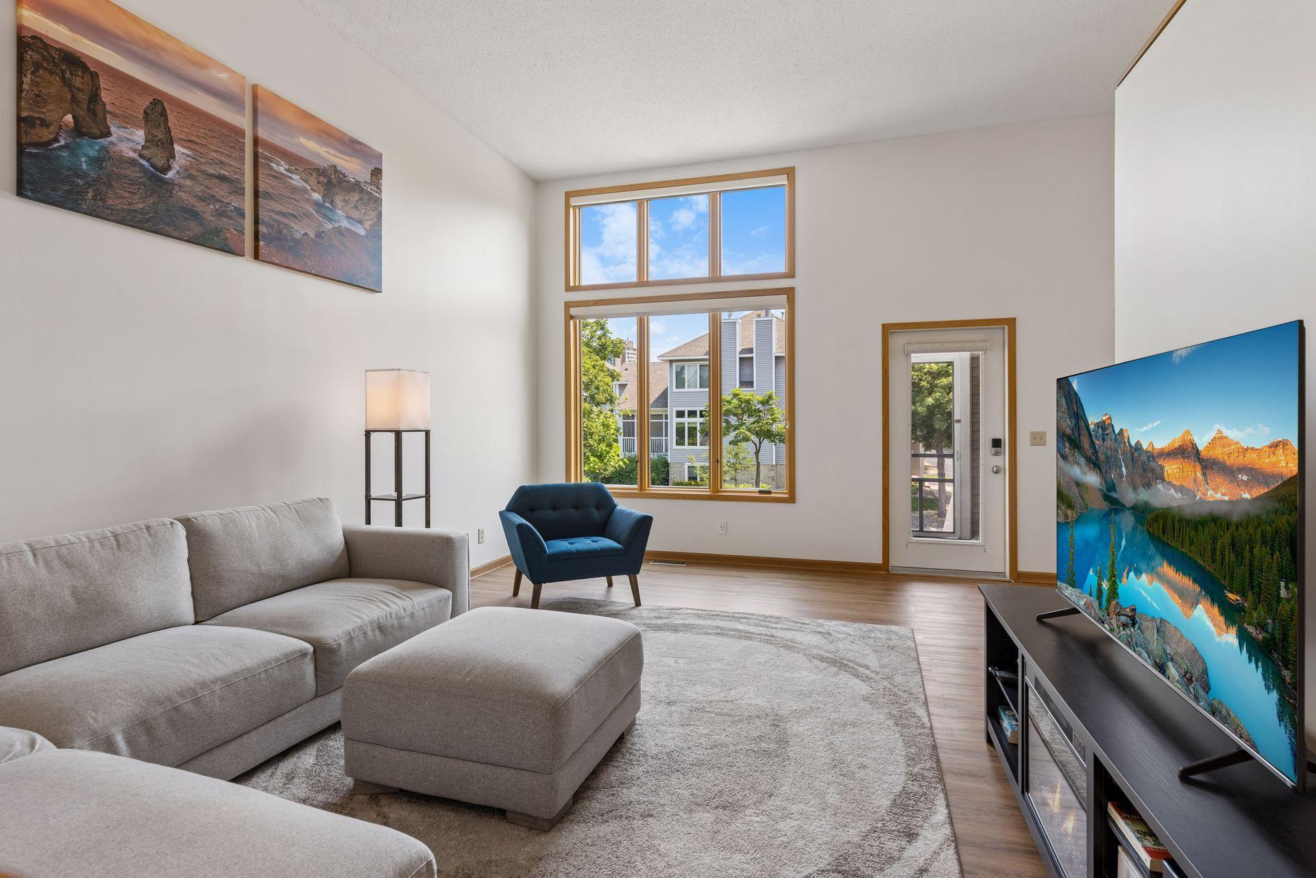 View of Residential at 236 6th Street, Minneapolis MN 55413, Minneapolis (6 of 28) - Mike Wilen | Minnesota Team Real Estate