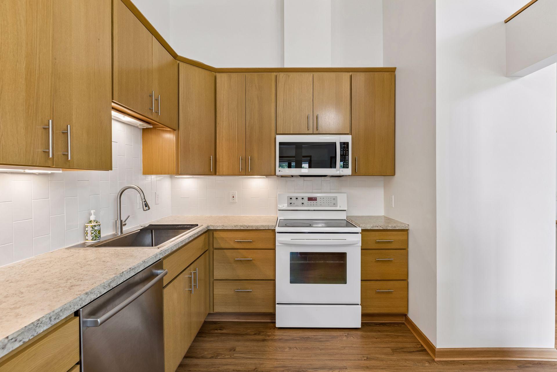 View of Residential at 236 6th Street, Minneapolis MN 55413, Minneapolis (10 of 28) - Mike Wilen | Minnesota Team Real Estate