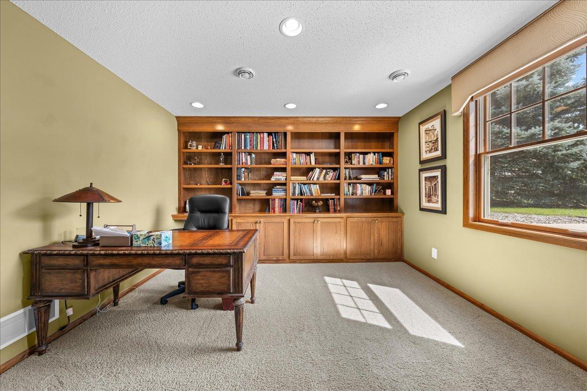 View of Residential at 9779 Wedgewood Circle, Woodbury MN 55125, Woodbury (21 of 35) - Mike Wilen | Minnesota Team Real Estate