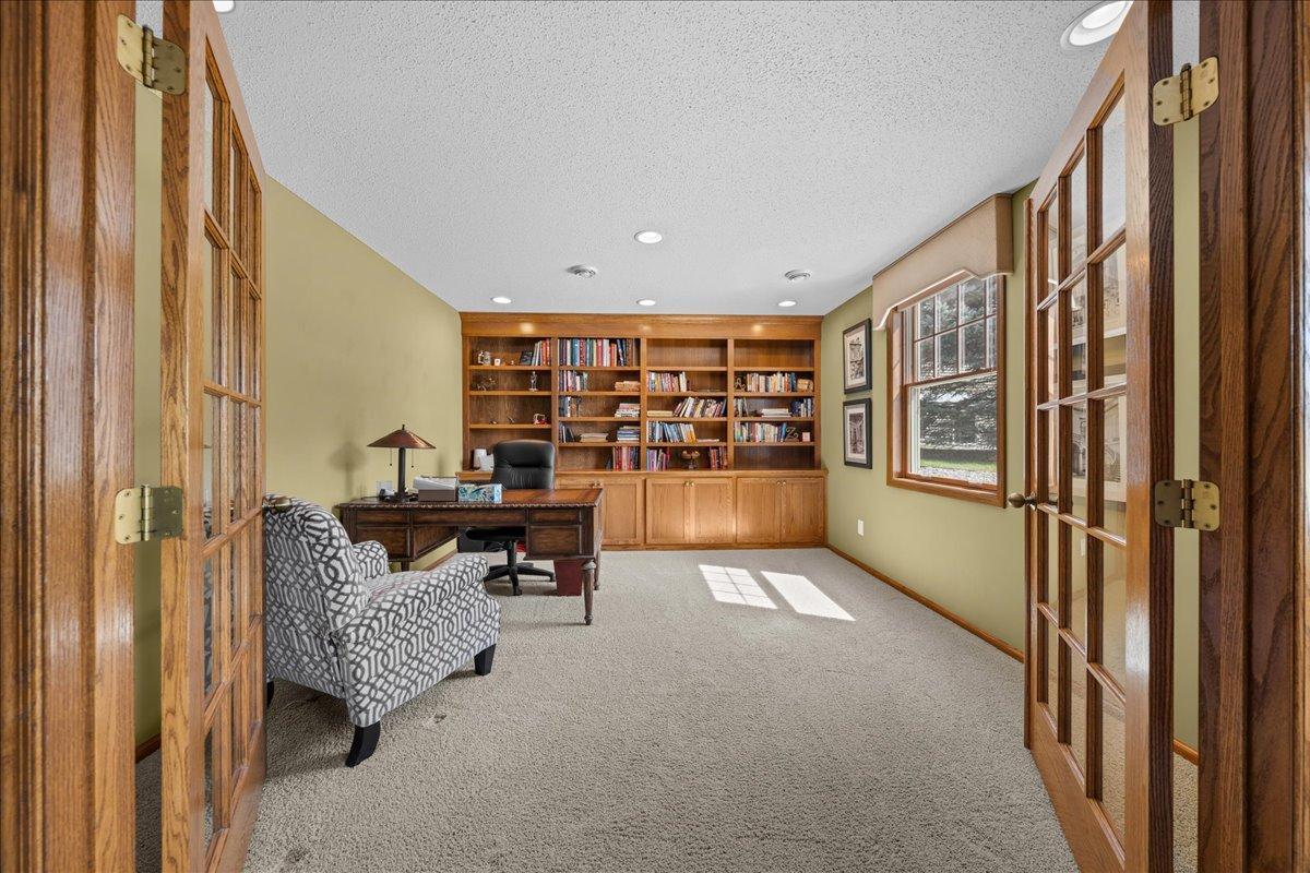 View of Residential at 9779 Wedgewood Circle, Woodbury MN 55125, Woodbury (20 of 35) - Mike Wilen | Minnesota Team Real Estate