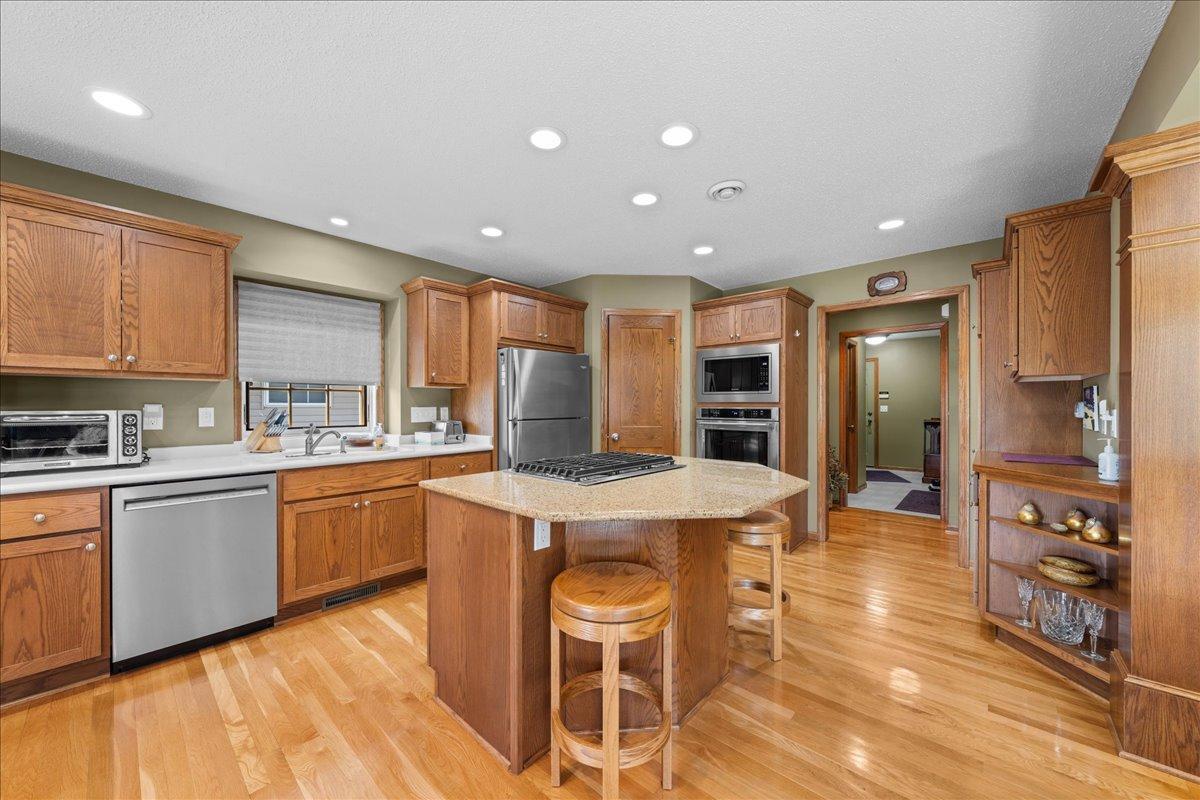 View of Residential at 9779 Wedgewood Circle, Woodbury MN 55125, Woodbury (19 of 35) - Mike Wilen | Minnesota Team Real Estate