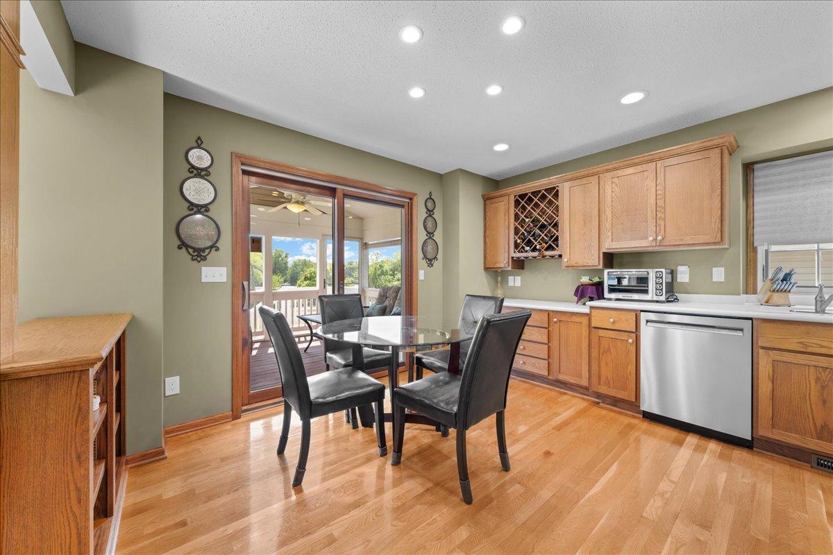 View of Residential at 9779 Wedgewood Circle, Woodbury MN 55125, Woodbury (16 of 35) - Mike Wilen | Minnesota Team Real Estate