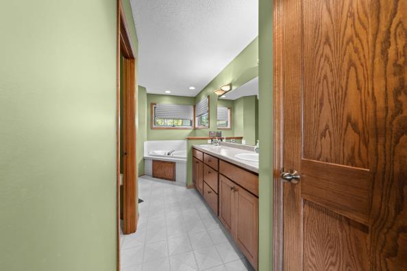 View of Residential at 9779 Wedgewood Circle, Woodbury MN 55125, Woodbury (26 of 35) - Mike Wilen | Minnesota Team Real Estate
