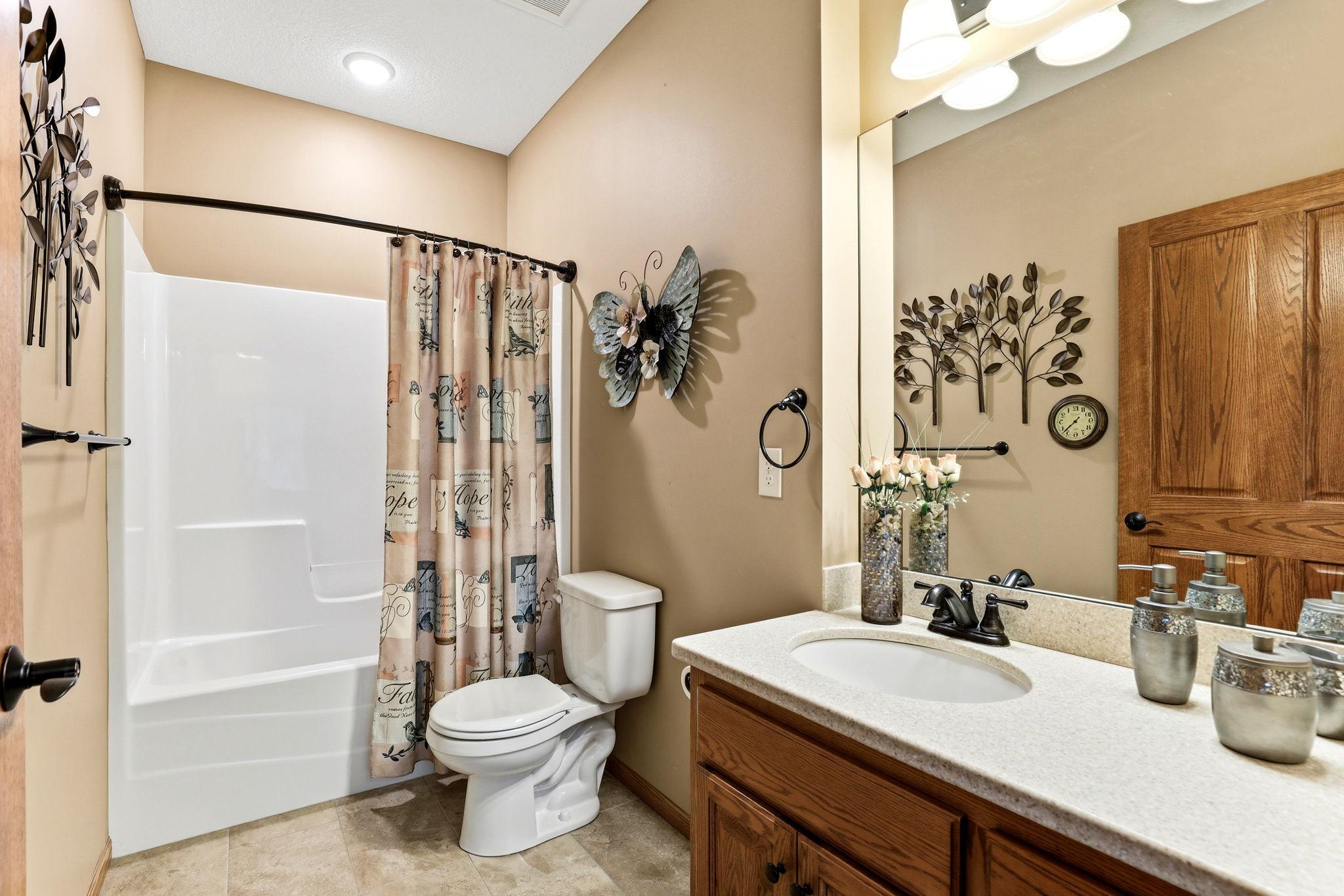 View of Residential at 2061 Cardinal Glen, North Saint Paul MN 55109, North Saint Paul (21 of 42) - Mike Wilen | Minnesota Team Real Estate