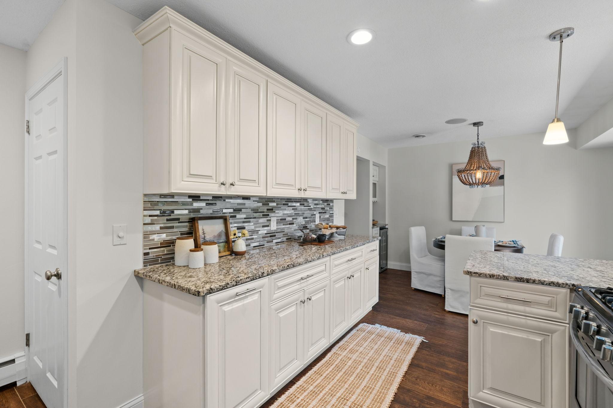View of Residential at 12918 Rutledge Circle, Minnetonka MN 55305, Minnetonka (8 of 33) - Mike Wilen | Minnesota Team Real Estate