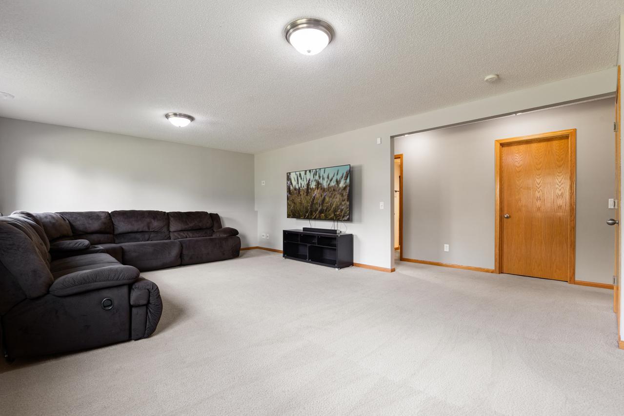 View of Residential at 18854 Dupont Way, Farmington MN 55024, Farmington (27 of 34) - Mike Wilen | Minnesota Team Real Estate