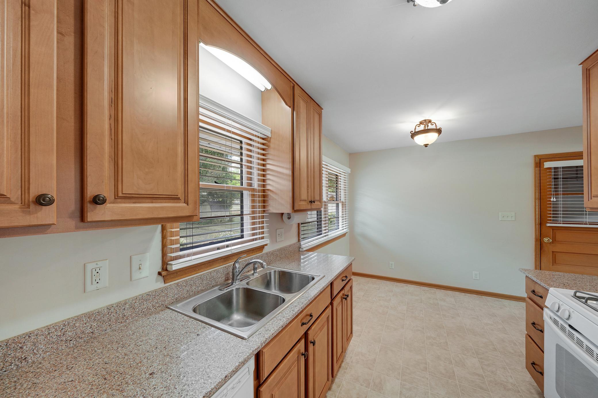 View of Residential at 903 Parallel Street, Chaska MN 55318, Chaska (10 of 51) - Mike Wilen | Minnesota Team Real Estate