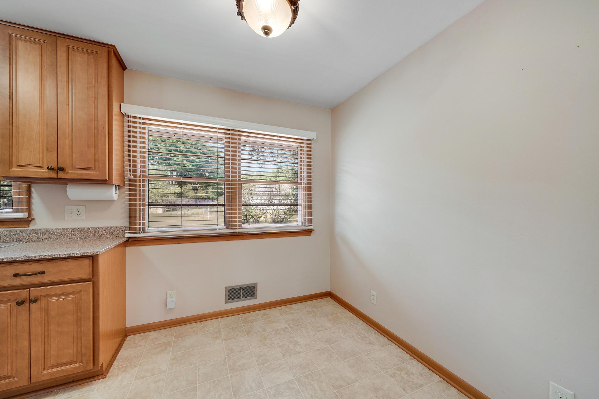 View of Residential at 903 Parallel Street, Chaska MN 55318, Chaska (13 of 51) - Mike Wilen | Minnesota Team Real Estate