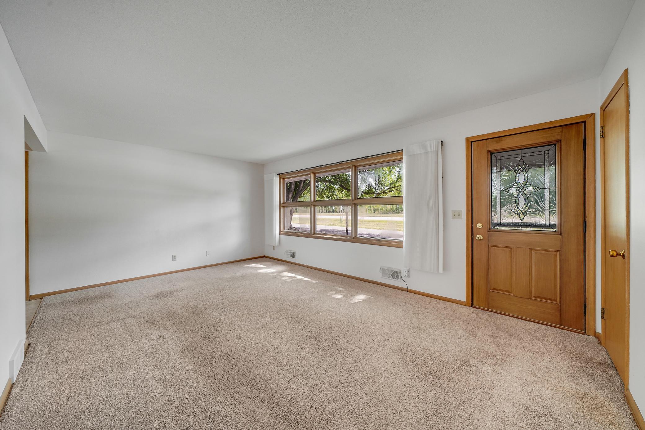 View of Residential at 903 Parallel Street, Chaska MN 55318, Chaska (3 of 51) - Mike Wilen | Minnesota Team Real Estate