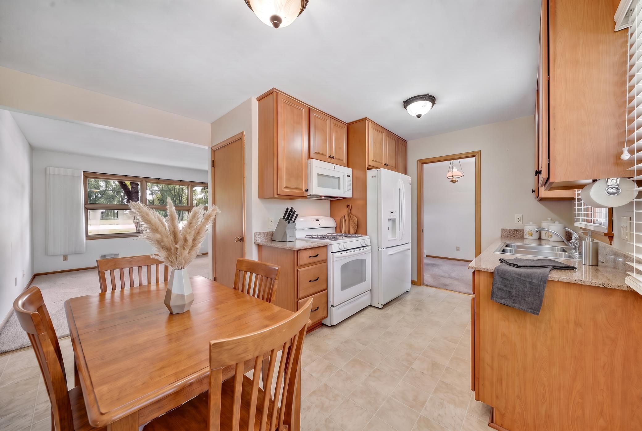 View of Residential at 903 Parallel Street, Chaska MN 55318, Chaska (7 of 51) - Mike Wilen | Minnesota Team Real Estate