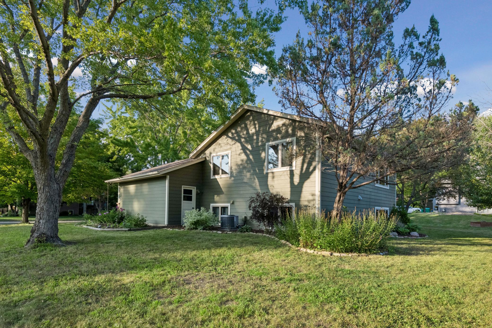 View of Residential at 951 Redwing Court, Chanhassen MN 55317, Chanhassen (38 of 42) - Mike Wilen | Minnesota Team Real Estate