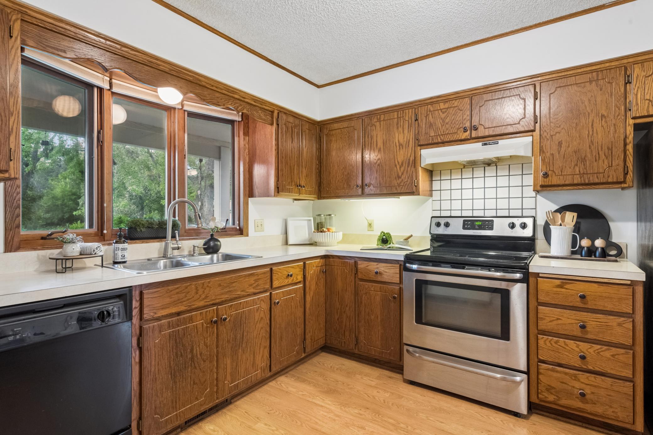 View of Residential at 951 Redwing Court, Chanhassen MN 55317, Chanhassen (7 of 42) - Mike Wilen | Minnesota Team Real Estate